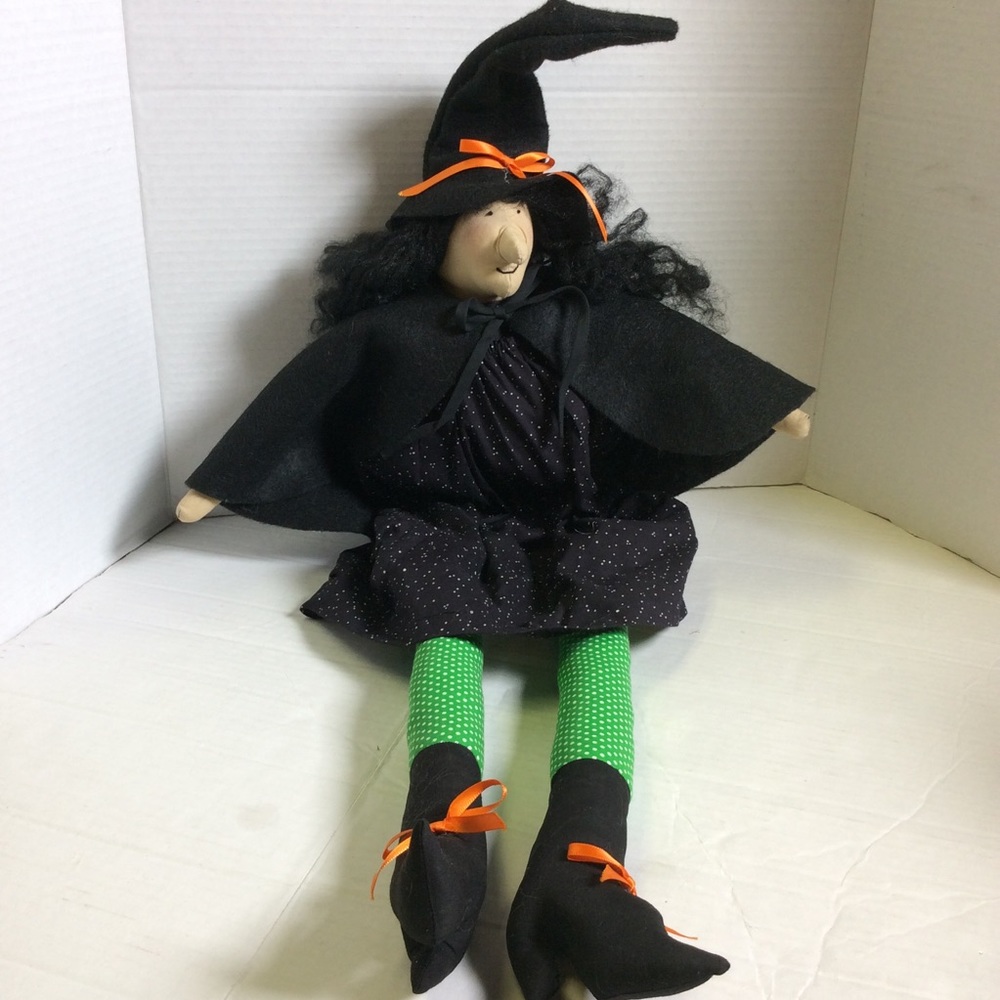 Vintage Witch Halloween BlackDress Cape Hat Shelf sitter